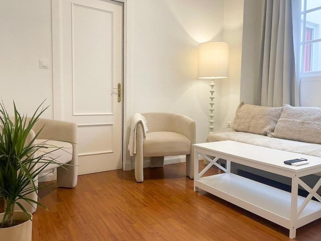 Apartamentos Malaga Centro Exterior foto