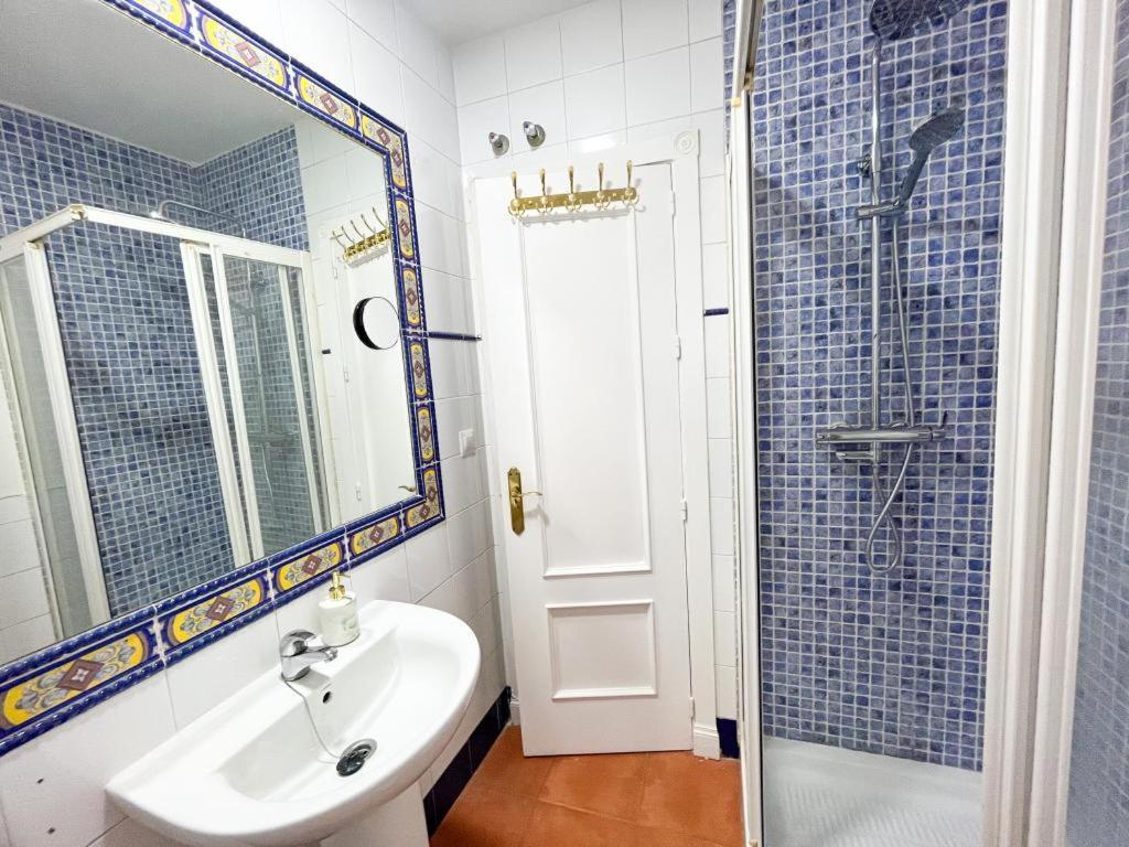 Apartamentos Malaga Centro Exterior foto